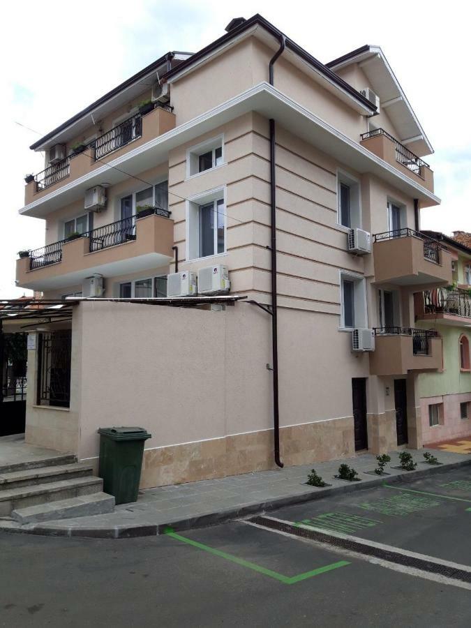 Tiffany Boutique Suits - Pomorie Exterior photo